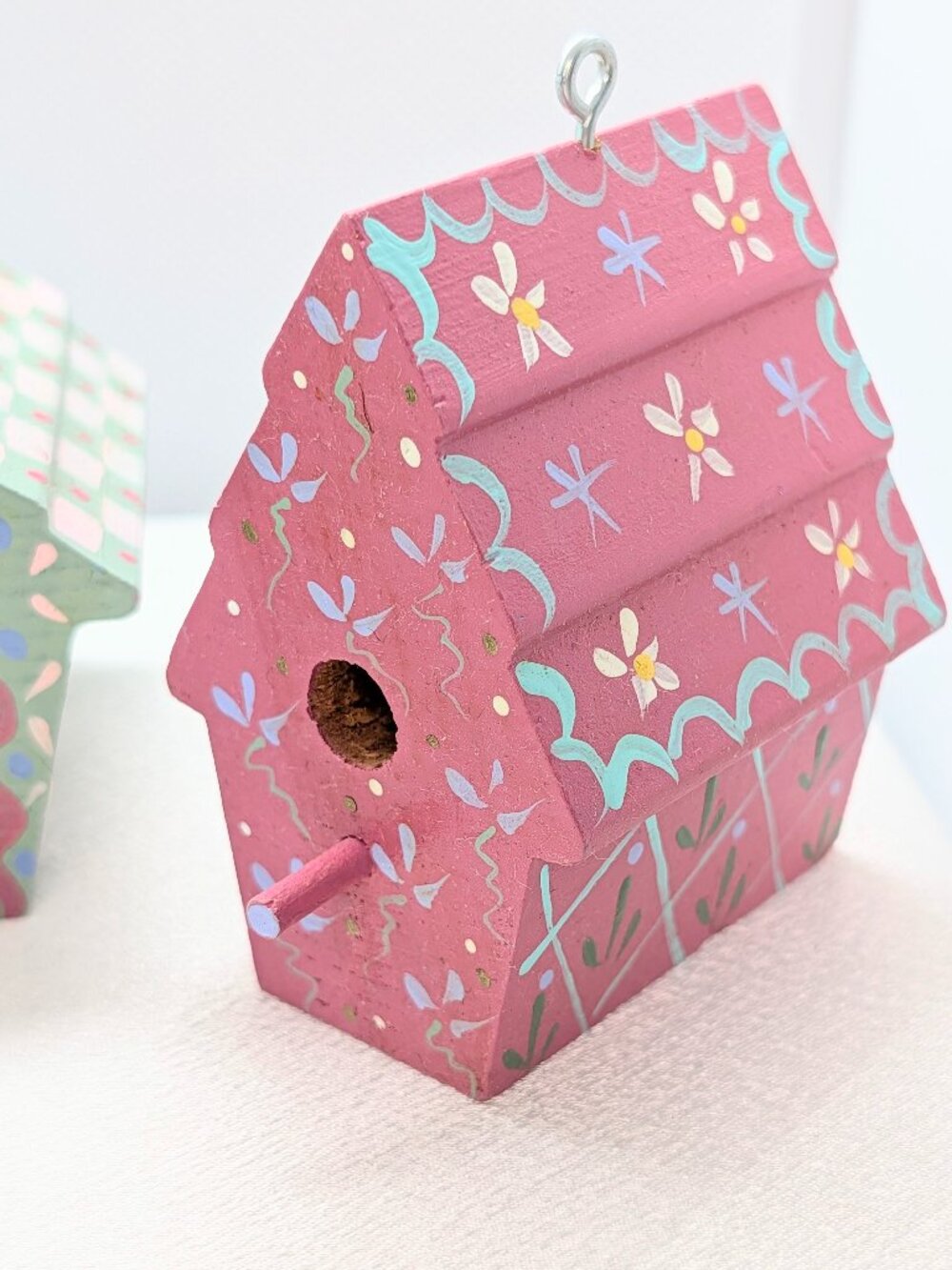 Decorative Displays -- 6 Hand Painted Birdhouses - Picture 13 of 15